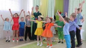 группа "Пчелки", спектакль "Цветик-семицветик" (11.04.2019г.)