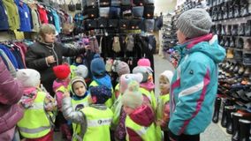 группа "Смешарики" экскурсия в магазин